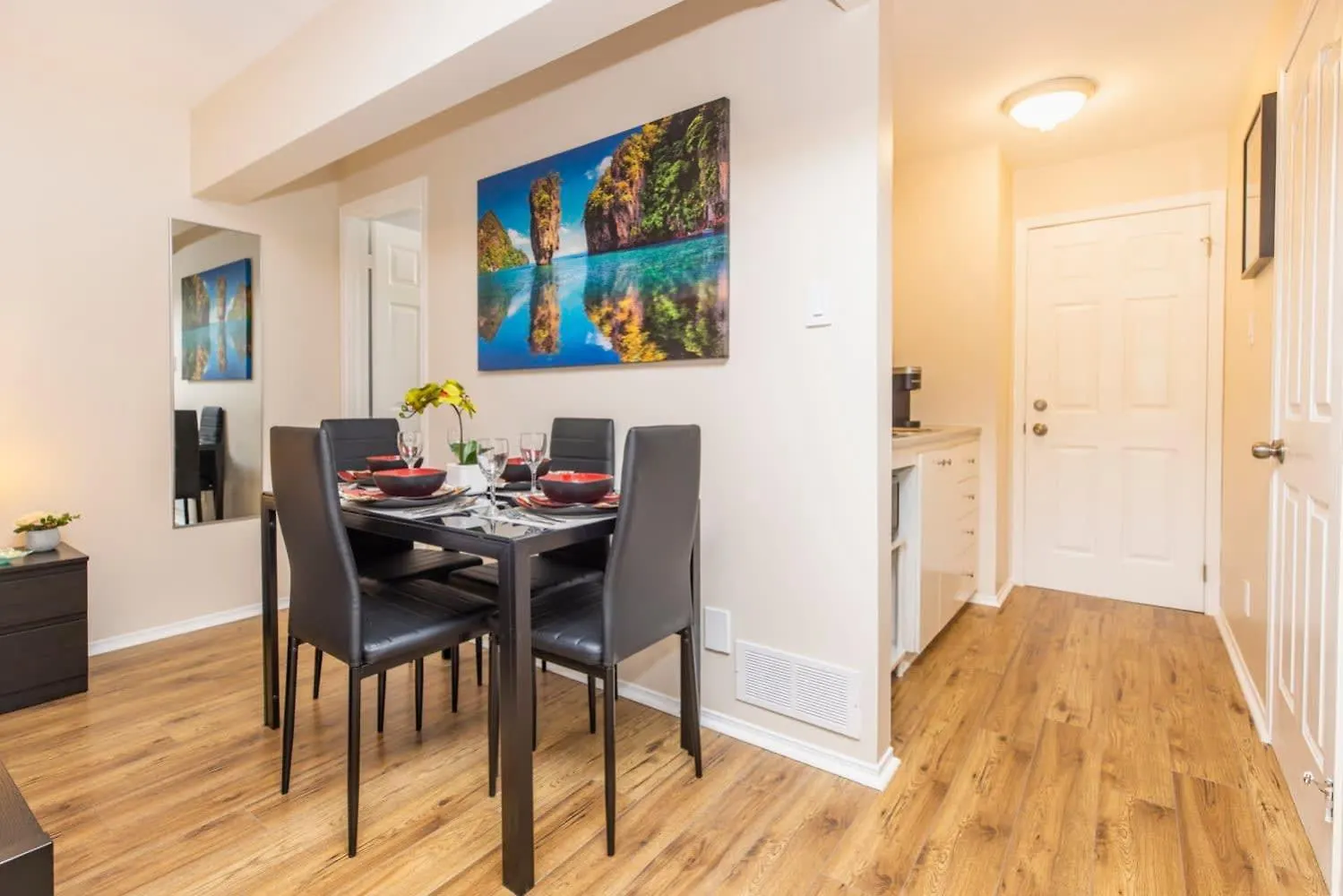 아파트 Studio Apt Close To Algonquin College - Pet Friendly 오타와 캐나다